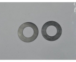 Rear axle oil splash guards